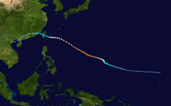 Трек тайфуна Омар с интервалом в шесть часов. Маршрут начинается над открытым Тихим океаном около Кирибати и в основном простирается с запада на северо-запад, в конечном итоге пересекая Тайвань и восточный Китай, а затем заканчивается над северным Вьетнамом.