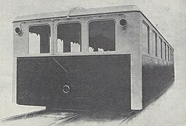 Photographie en noir et blanc montrant une vue arrière de la Pauline type 1.