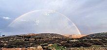 קשת ברכס כנוב. סמוך לפני קדם ומיצד