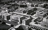 Ang bagong campus ng Pamantasan ng Roma, na binuo noong 1935 sa pamamagitan ni Marcello Piacentini, sa isang larawan noong 1938.