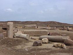 Pozůstatky staveb v Amonově chrámovém okrsku v Džanetu