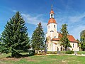 Kirche mit Ausstattung, Kirchhof, Einfriedungsmauer und Freimaurergrabstein