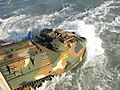 한국의 만리포 해변에서 실시된 RSOI 와 Foal Eagle 2006 훈련에서, 상륙훈련중인 한국 해병대의 수륙양용장갑차