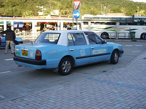 Toyota Crown Comfort LPG Taxicab (Hong Kong) - Flickr - skinnylawyer
