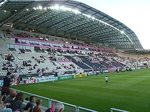 La tribune présidentielle du stade.