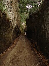 Sunken road or via cava Una via cava.JPG