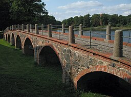 Fliesenbruecke vid Haussee i Wolfshagen.