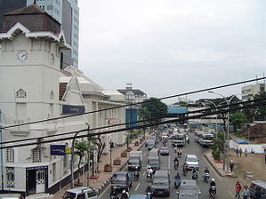 Jalan Asia-Afrika. Di jalan ini terdapat gedung tempat berlangsungnya konferensi Asia-Afrika tahun 1955