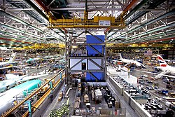 На заводе Boeing в Эверетте недалеко от Сиэтла (9130160595) .jpg