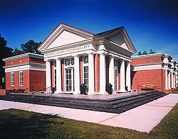 シャーロットとメクレンバーグ郡公共図書館のコーネリアス支所