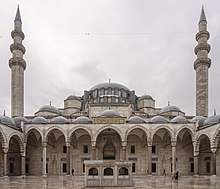 Cour mosquee Suleymaniye Istanbul.jpg