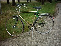Almindelig cykel med den karakteristiske diamantramme. Foto: Andre Engels.