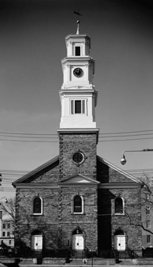 First Reformed Church, built in 1812, long the tallest building in the city FirstReformedNewBrunswickNJHABS.tiff