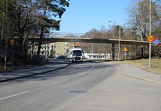 Folkparksvägens gång- och cykelbro, vy mot norr.