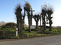 Le calvaire, à l'entrée du village, en venant de Vraignes-en-Vermandois.