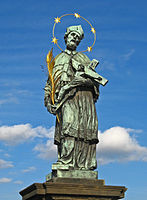 Brokofova socha na Karlově mostě slouží za vzor zobrazení Jana Nepomuckého