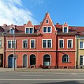 Wohnhaus mit Ladeneinbau in geschlossener Bebauung