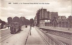 PARIS - Le Boulevard Saint-Michel et le Bal Bullier