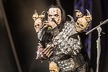 Мистер Лорди на сцене во время концерта Lordi в 2019 году.