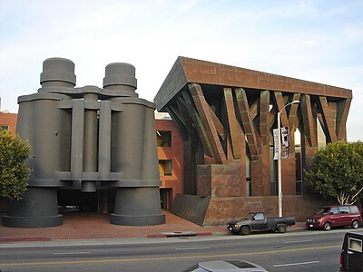 Chiat/Day Building (Binoculars Building), Los Angeles, USA (1991)