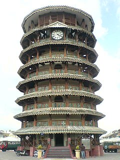 Menara Condong.JPG