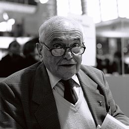 Michel Déon au salon du livre de Paris 2012.jpg