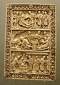 Πλακέτα από ελεφαντόδοντο, πιθανώς από εξώφυλλο βιβλίου, Ρεμς τέλη 9ου αιώνα, με δύο σκηνές από τη ζωή του Άγιου Ρεμίγιου και τη Βάπτιση του Κλόβις Α'. Καρολίγγεια τέχνη.