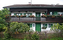 Das Hollerhaus am Neufahrner Weg 3 im Ickinger Ortsteil Irschenhausen