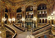 Le Grand escalier, lieu des retrouvailles de Lefort avec Bouvet et « Big-Moustache ».