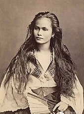 A mestiza de sangley woman in a photograph by Francisco Van Camp, c. 1875 Pinayavatar.jpg