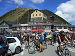 Stilfser Joch Bike Day 2013. I bakgrunden Rifugio Garibaldi på Piz da las Trais Linguas.