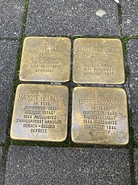 Stolpersteine for Margot Heumann and her family. Each has the name of a family member with details of their lives and experiences during the Holocaust.