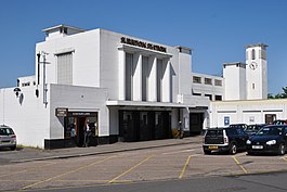 Surbiton station.jpg