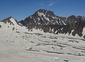 Vue du mont Takht-e Soleyman.