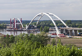 Il ponte stradale sulla Vistola a Toruń in costruzione.