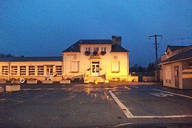 mairie et place de la mairire.