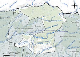 Carte en couleur présentant le réseau hydrographique de la commune