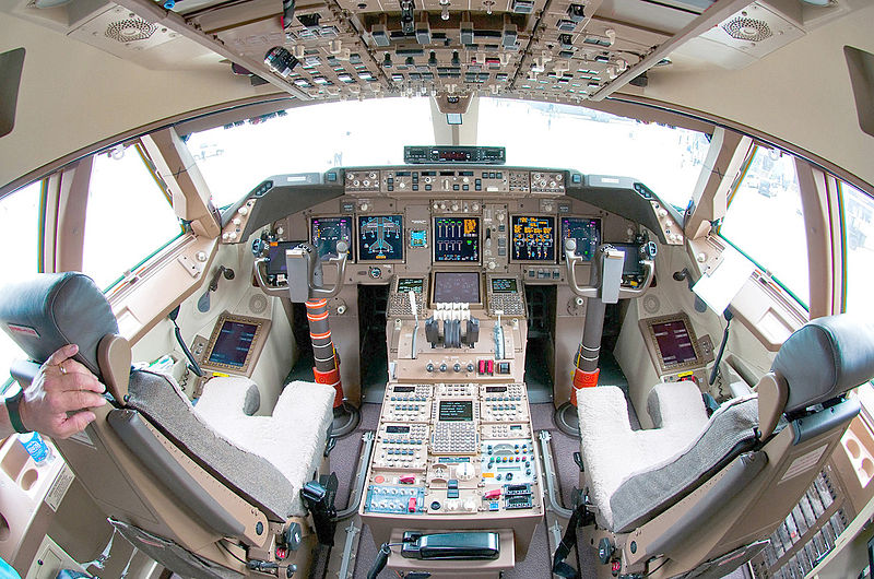 [Image: 800px-Boeing_747-8_flight_deck_Beltyukov.jpg]