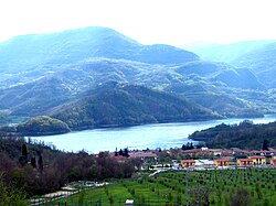 Borgo San Pietro e Lago del Salto - panorama