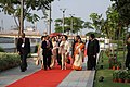 Президент Китая и первая леди посещают набережную Сабармати в сопровождении премьер-министра (15253059886) .jpg