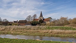 Vy mot Alfriston och Sankt Andrews kyrka.