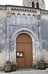 Portail roman de la façade sud.