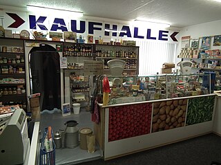 DDR-Museum Zeitreise in Radebeul, nachgebildete typisches Einzelhandelsgeschäft in der DDR