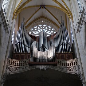 Orgue néoclassique.