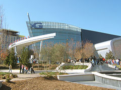 Façade et entrée du Georgia Aquarium à Atlanta, le plus grand aquarium du monde.