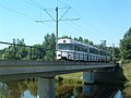 De tram van Bremen overbrugt de Ochtum