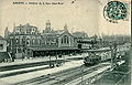 Les voies de la gare de Saint-Roch au début du XXe siècle ; les deux voies de la ligne Amiens – Rouen sont au premier plan.