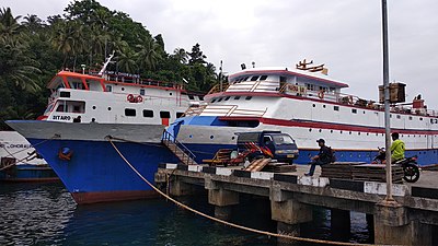 Kapali uta'eya to pelabuhan Siau, Sulawesi Utara