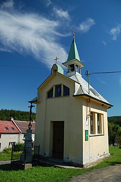 Kaplička v obci Savín