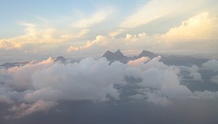 7. Monte Orohena en Tahití é o pico máis alto da Polinesia Francesa.